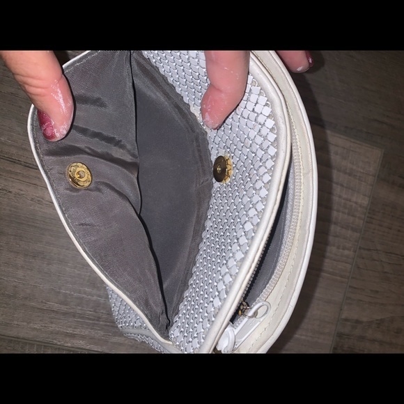 1960s Whiting and Davis white sequin beaded purse - Picture 9 of 11